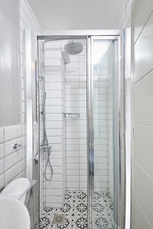 Stay in a hip decorated studio near Acropolis! Atene Esterno foto