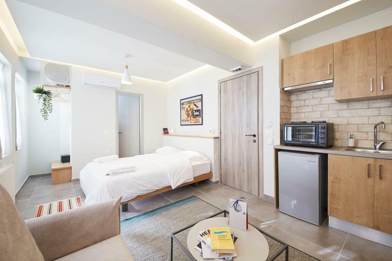 Stay in a hip decorated studio near Acropolis! Atene Esterno foto